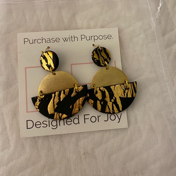 Gold & black boutique earrings - Picture 1 of 1